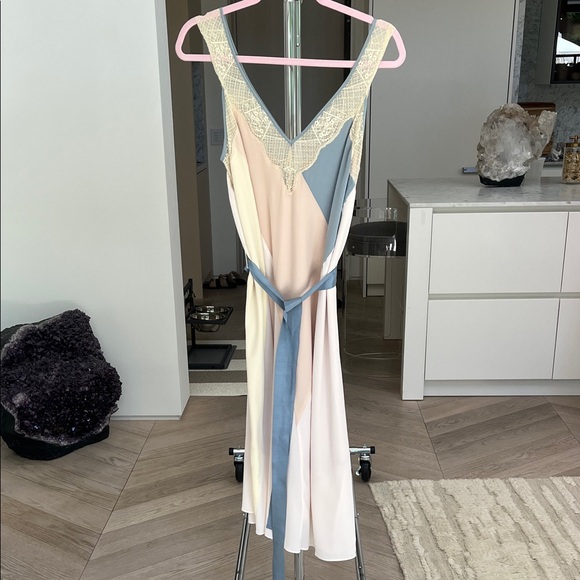 Elegant Lace Trim Dress in Blue and Cream - Picture 1 of 2